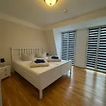 Trafford Sky Homes - 5 Min To Hauptbahnhof Nikolaistrasse *
