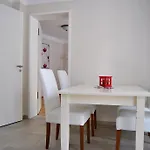 Apartmán Trafford Sky Homes - 5 Min To Hauptbahnhof Nikolaistrasse *